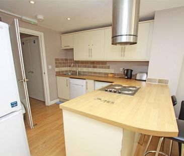 5 bedroom terraced house to rent - Photo 2