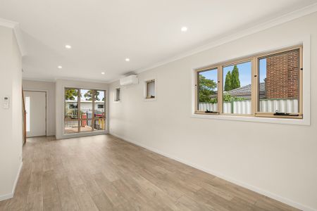 1/5 Logan Street, Glenroy VIC 3046 - Townhouse For Rent | Domain - Photo 5