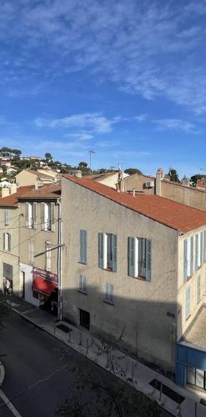 Location studio 19 m² proche des commodités HYERES - Photo 1