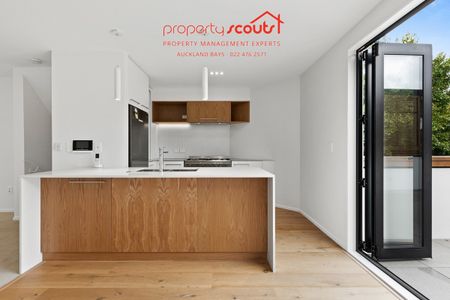 Modern 4-Bedroom Townhouse in Prime Grammar Zone Location - Photo 5