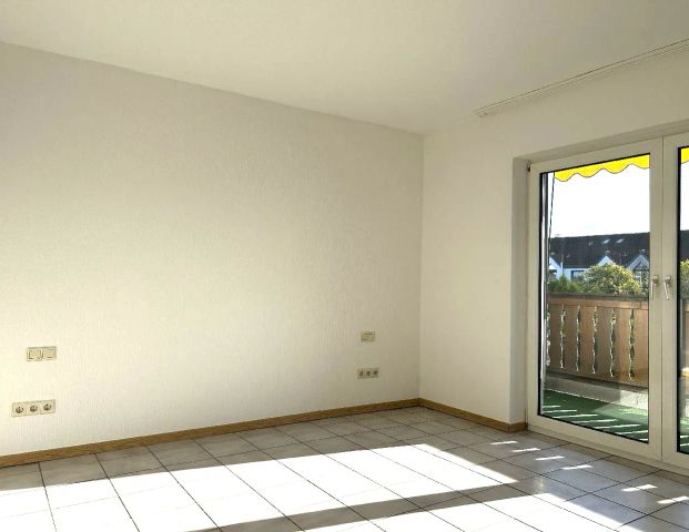 Wohnen am Leimbacher Berg: Kompakte 3-Zimmer-Wohnung mit überdachtem Südbalkon! - Photo 1