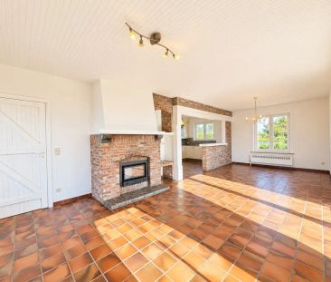 Ruime gezinswoning met 3 slaapkamers, 2 garages en tuin - Foto 2