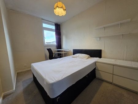 Crewkerne Court, Bolingbroke Walk, Battersea, SW11, Property for rent - Photo 3