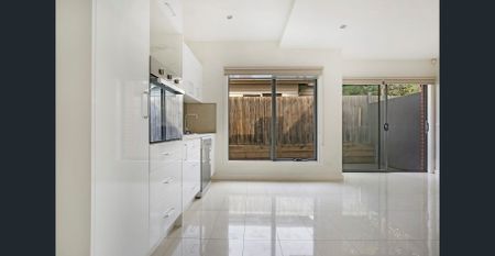 Modern Townhouse in the Heart of Northcote - Photo 4