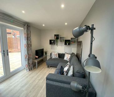 Broadway 4 - Photo 2