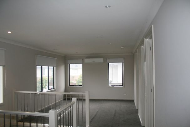 Inviting and Spacious - Photo 1