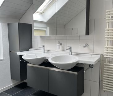 Zentral gelegene 4 1/2 Zimmer Dachwohnung mit wunderschönem Ausblick - Foto 6