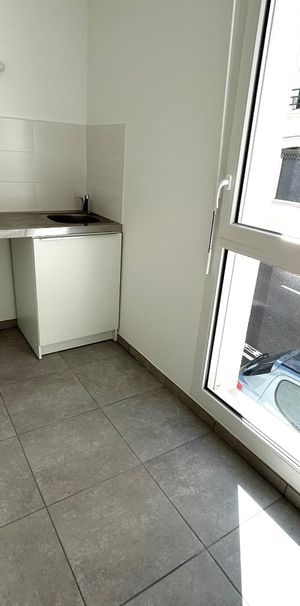 Location Appartement 1 pièce 29m² ST ETIENNE 42000 - Photo 1
