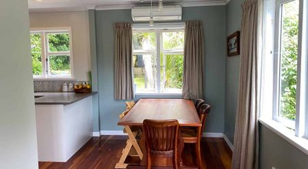 Sun drenched warm Karori home with green vistas - Photo 3