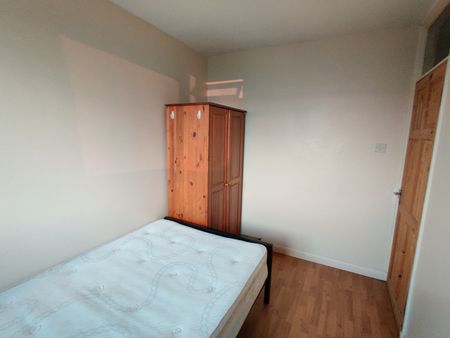 Room in a Shared Flat, Hathway House, SE15 - Photo 4
