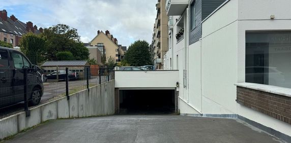 Ondergrondse staanplaats in het centrum van Genk! - Photo 2