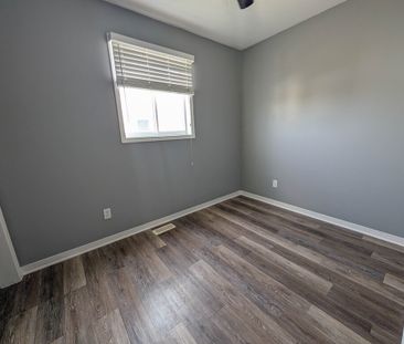 **ALL INCLUSIVE** STUDENT ROOMS FOR RENT IN WELLAND!! - Photo 2