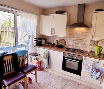 2 bedroom house of multiple occupation to rent - Photo 4