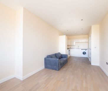 Cleeve Road, Leatherhead, KT22 - Photo 1