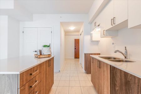 For Lease - 15 Kneeshaw Drive Unit# 302, Barrie, Ontario - Photo 2