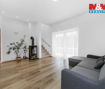 Pronájem rodinného domu 82 m², Tetín - Fotografie 1