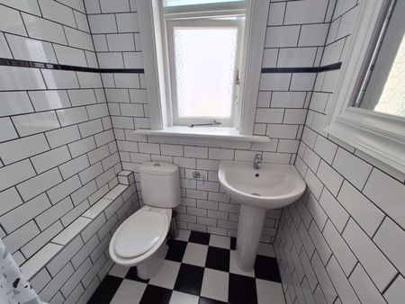 Retro in The Brooklyn - Photo 5