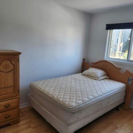 1 CH - 1 SDB - Gatineau - $1,000 /mo - Photo 3