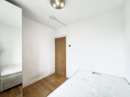 3 bedroom apartment to rent - Photo 4