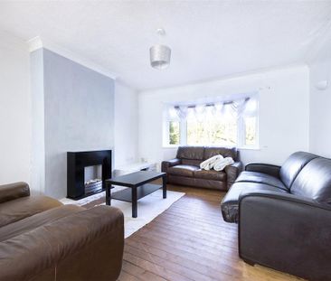 4 bedroom semi-detached house to rent - Photo 1