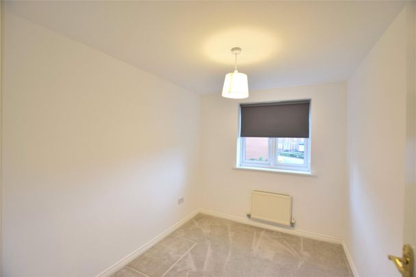 Lauder Way, Pelaw, NE10 - Photo 1