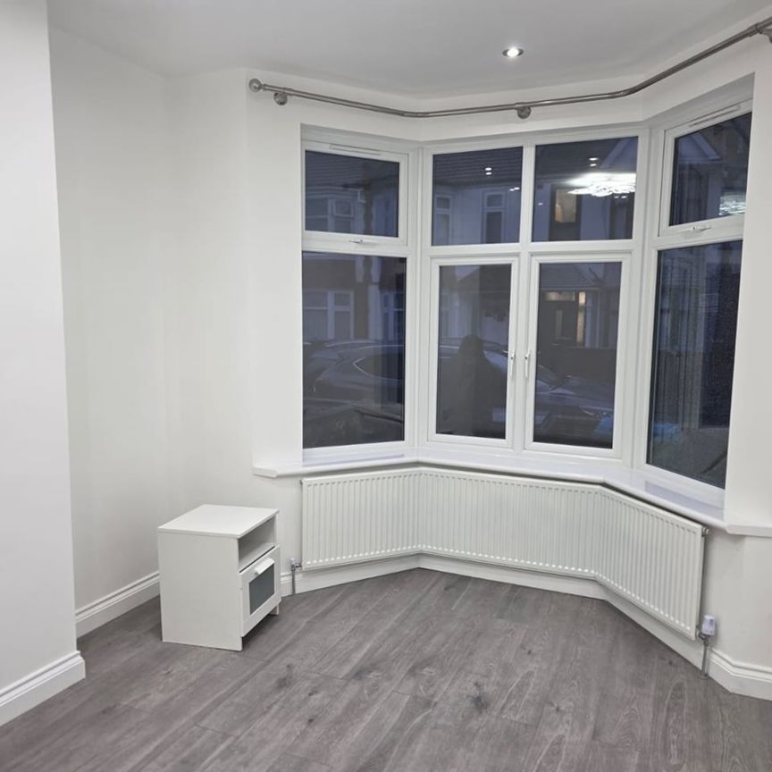 1 Bed Flat, Westbury Road, HA0 - Photo 1