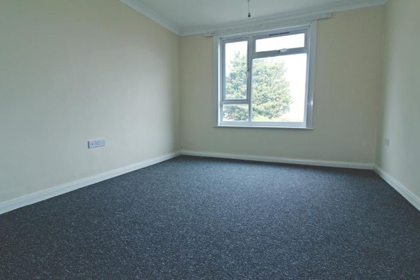 3 bedroom end of terrace house to rent - Photo 1