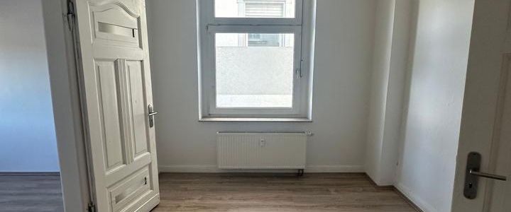 Charmante 2- Zimmer Altbauwohnung in Bahnhofsnähe zu vermieten! - Photo 1