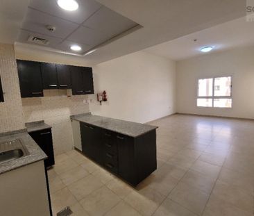 Open Kitchen | Big Layout | One Bathroom - Photo 2