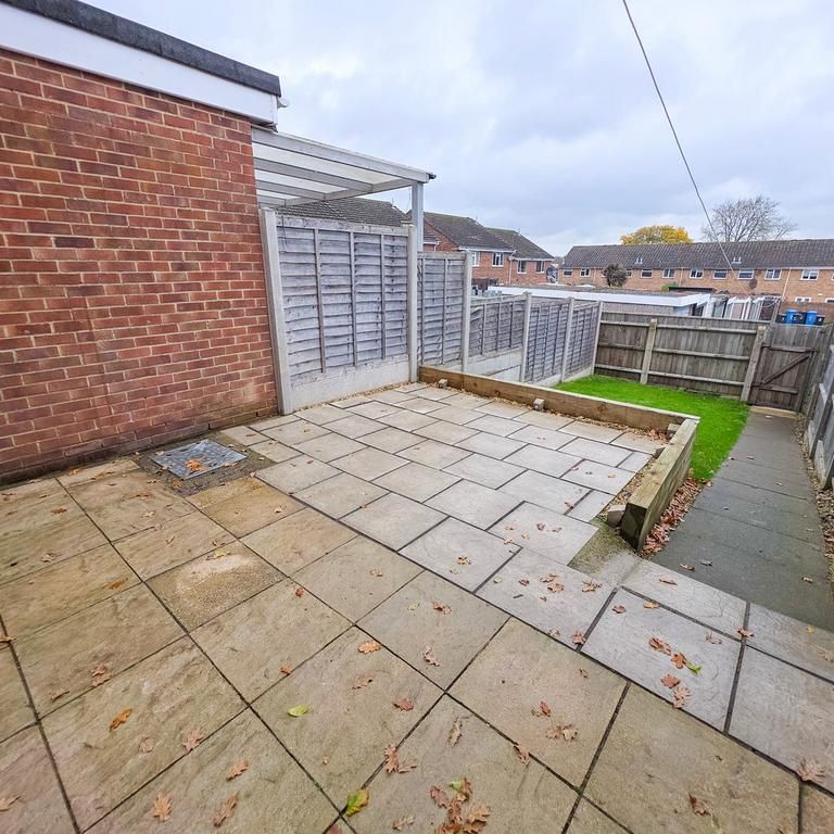 2 bedroom terraced house to rent - Photo 1