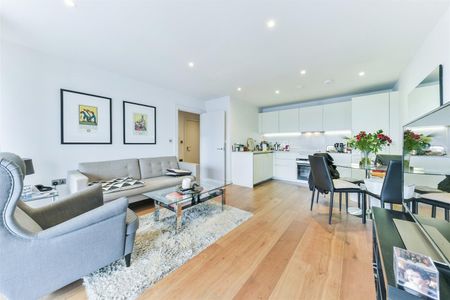 1 Bed Flat, Lambarde Square, SE10 - Photo 2