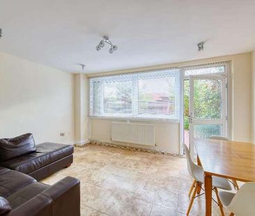Ewhurst Court, Mitcham, CR4 - Photo 1