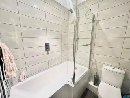 2 bedroom flat to rent - Photo 5