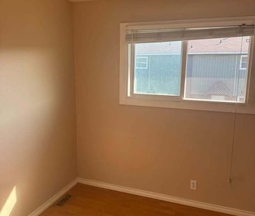 Upland Street 2131 - D60 - 1 - Photo 5