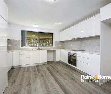 Renovated Upstairs Unit with Spacious Living - Photo 2