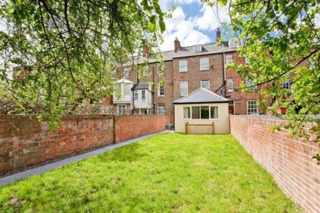 3 bedroom flat to rent - Photo 3