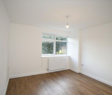 3 bedroom flat to rent - Photo 6