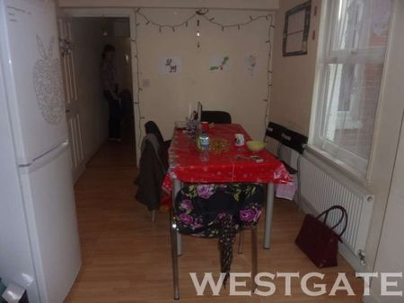 7 Bed - Norris Road, Uni Area - Photo 5