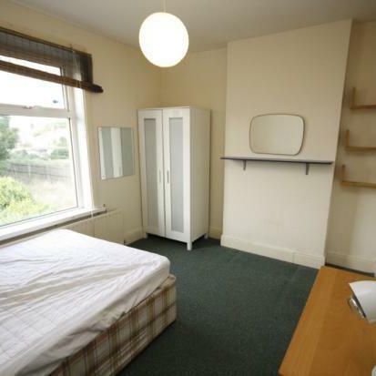 6 bedroom detached house to rent - Photo 1