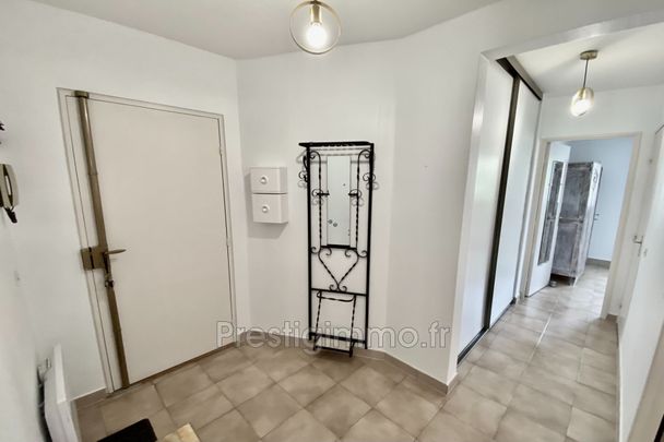 Centre-ville, Location appartement 2 pièces 46 m² - Photo 1