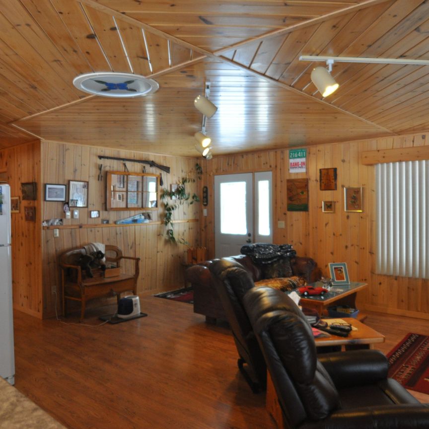 For Lease - 1033 Old Highway Road, Lake of Bays, Ontario - Photo 1