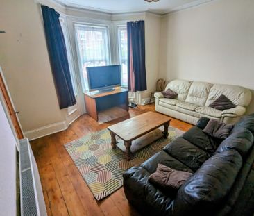 5 Bedroom House To Rent in Winton - £2,625 pcm Tenancy Info - Photo 1