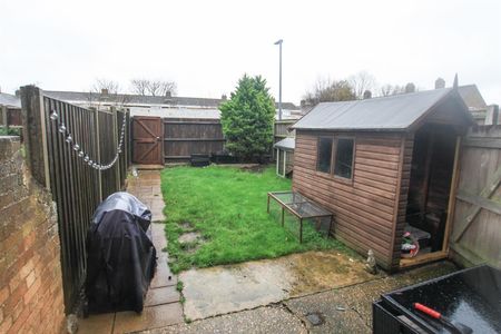 Cromes Place, Badersfield - Photo 5