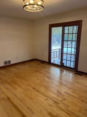 For Lease - 224 Park Avenue, East Gwillimbury, Ontario - Photo 1