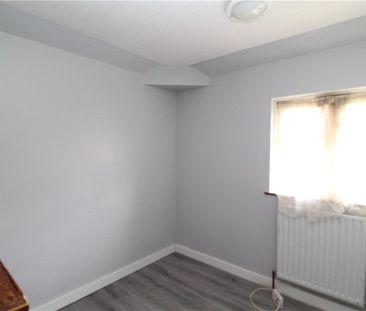 Rowdown Crescent, New Addington, Croydon, CR0 0HQ - Photo 4