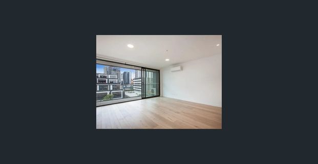 Two Bedroom Spacious Apartment In Central South Melbourne! - Photo 1
