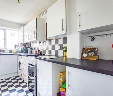 Freesia Drive, Bisley, Woking, Surrey, GU24 - Photo 3