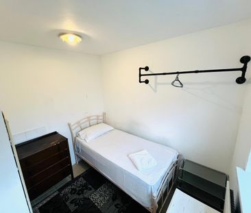 Room in a Shared Flat, Woodland Terrace, SE7 - Photo 6