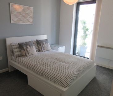 350 Meadowside Quay Walk - Photo 4