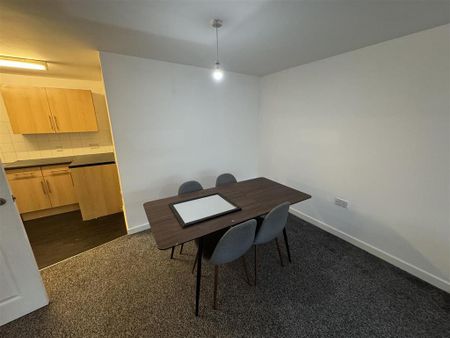 2 bedroom apartment to rent - Photo 3
